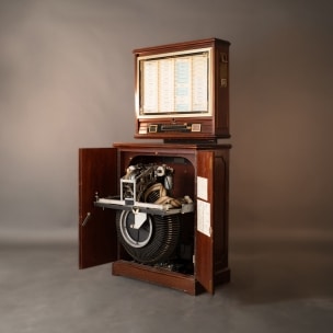 Romance Vinyl Player